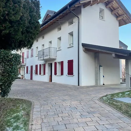Casa Riva Us